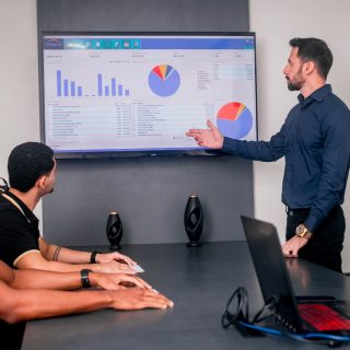 TECNOLOGIA QUE TRANSFORMA NEGÓCIOS