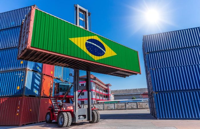 Tarifa de 25% dos EUA sobre produtos brasileiros entra em vigor e amplia preocupação com impactos nas exportações