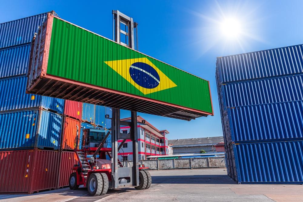 Tarifa de 25% dos EUA sobre produtos brasileiros entra em vigor e amplia preocupação com impactos nas exportações