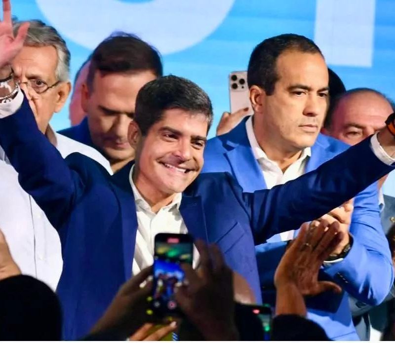 ACM Neto oficializa candidatura ao Governo da Bahia durante convenção em Salvador
